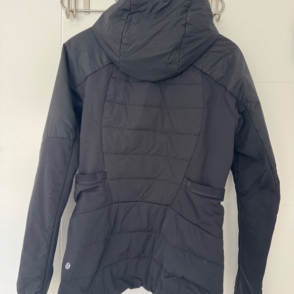 Lululemon Down For It All jacket 8 GUC - Picture 2 of 2